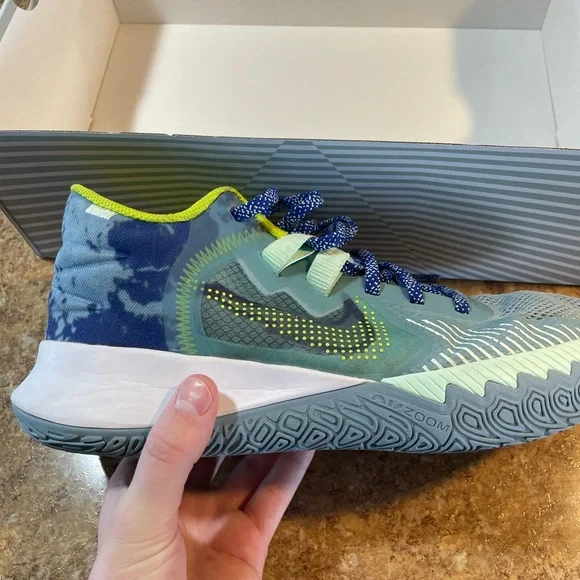 Kyrie flytrap 5 - Picture 8 of 8